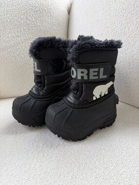 NWOT SOREL Toddler's Snow Commander Boot in Black/Charcoal, Size 4